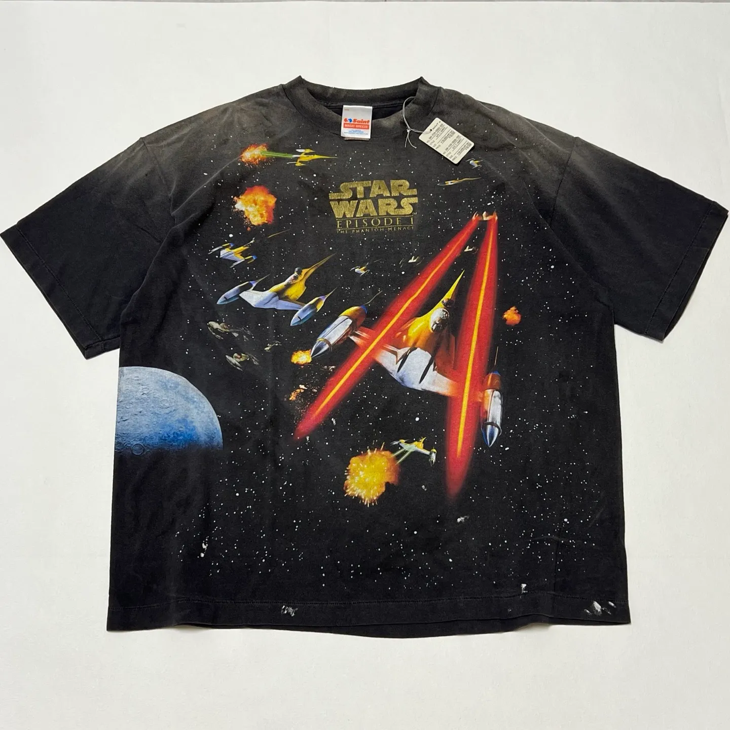 ⚠️The most complex and coolest item of this season, available in stock, available in seconds SAINT Mxxxxxx × STAR WARS SW_SS TEE /STARWARS / BLK Star Wars co-branded model. Fighter printed TEE. Washed black S-XL. Super complex and unconstrained printing design. The T-shirt using the vision of the "N-1 Star Fighter" in Star Wars is the most screen-printed item this season, reaching an astonishing 372 screens. Even the most difficult-to-print parts of the armpits are printed with luxurious printing. In addition, they are also hand-made distressed, splashed with ink, faded with water, and hand-damaged to complete this special and perfect work of art!